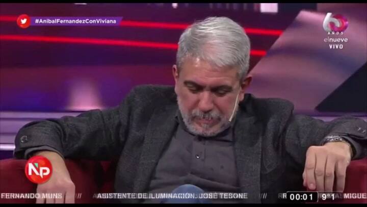 El tenso momento de Canosa con Anibal Fernández: le tiró alcohol en gel encima