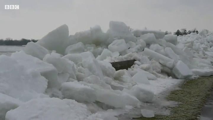 El extraño 'tsunami de hielo' que está afectando a Canadá - Fuente: BBC