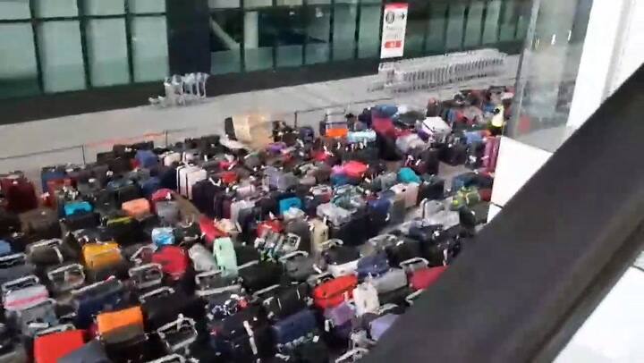Los pasajeros graban el caos en el aeropuerto de Heathrow de Londres
