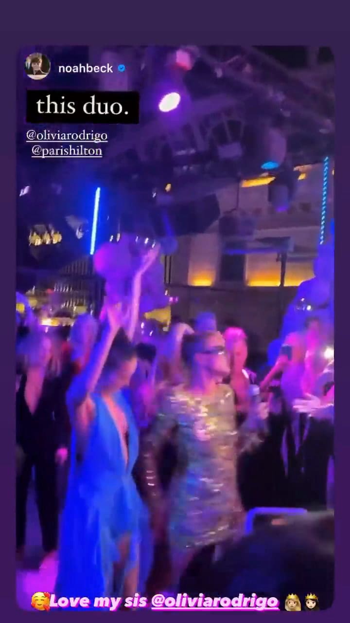 Paris Hilton en la fiesta de Olivia Rodrigo