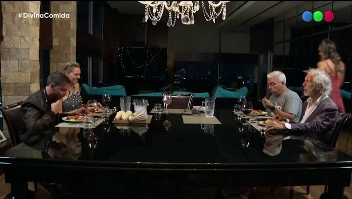 Divina Comida: Coco Sily fue crítico con el plato de Floppy Tesouro - Fuente: Telefe