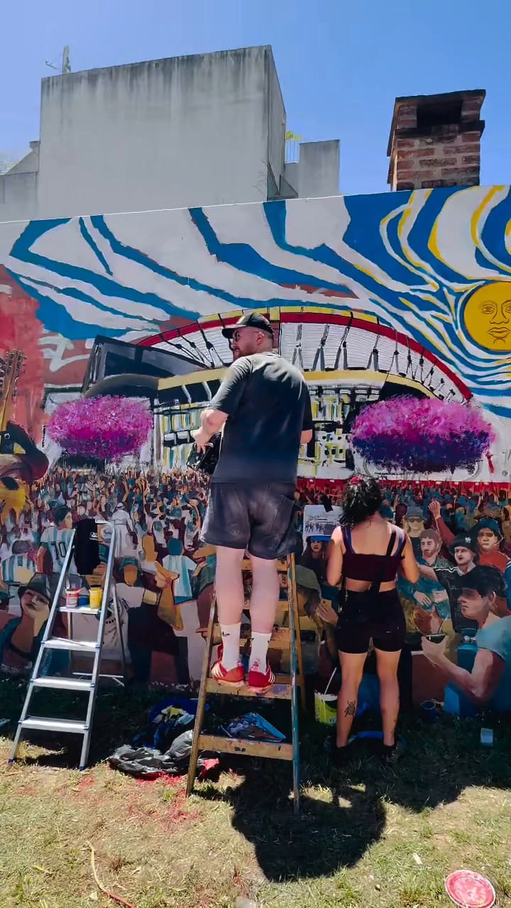 Así fue creado el mural inspirado en los shows de Oasis en Argentina