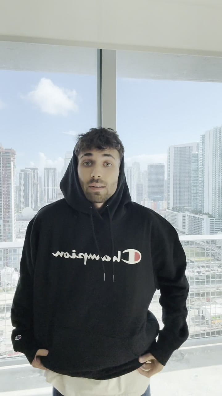 Viajó a Estados Unidos, se fue de shopping y mostró todo lo que compró con 100 dólares