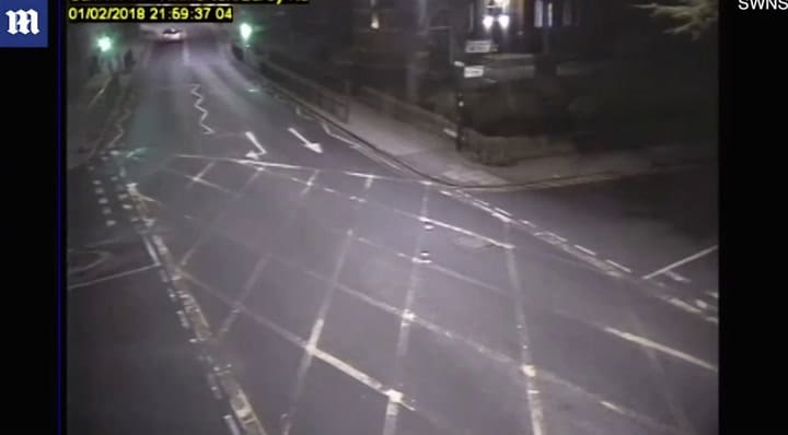 Louise Porton se detiene a cargar nafta mientras su hija agoniza en el asiento trasero - Fuente: You