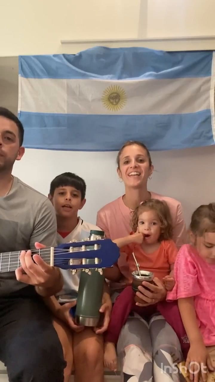 La familia mantiene al pie de la letra las costumbres argentinas