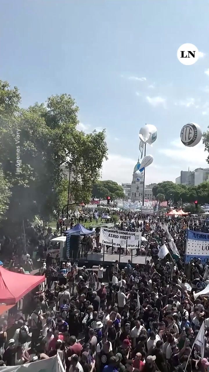 Reforma laboral en el Senado: bombas molotov, gases lacrimógenos y enfrentamientos con la policía