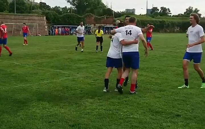 Djokovic jugando al fútbol