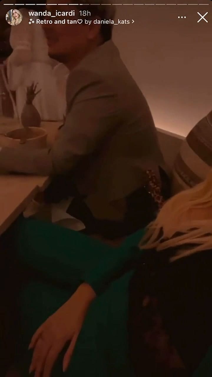 Wanda Nara canta despechada “que se muera el cabrón que daño le hizo”