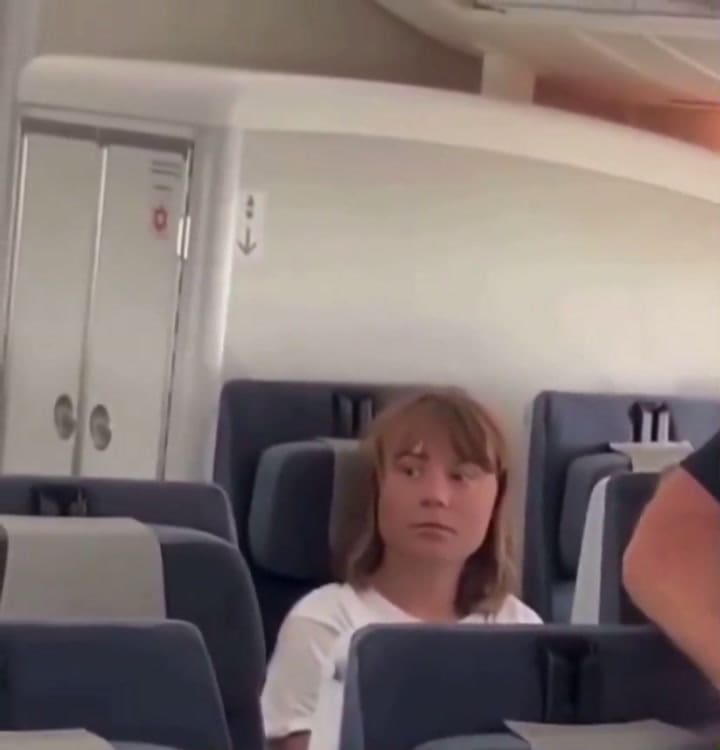 Snaptik-1932373687434420232-0