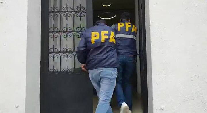 Detención de depravado que distribuía material sexual infantil por la PFA