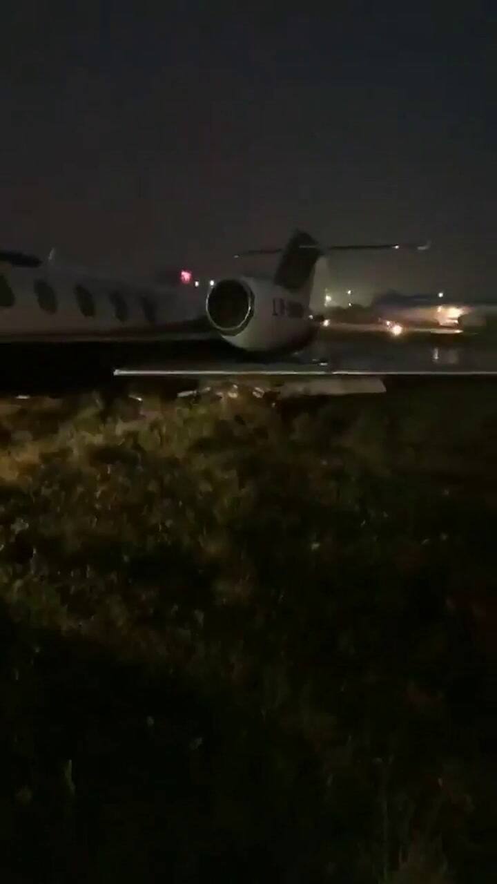 Imágenes del avión que despistó - Fuente Twitter