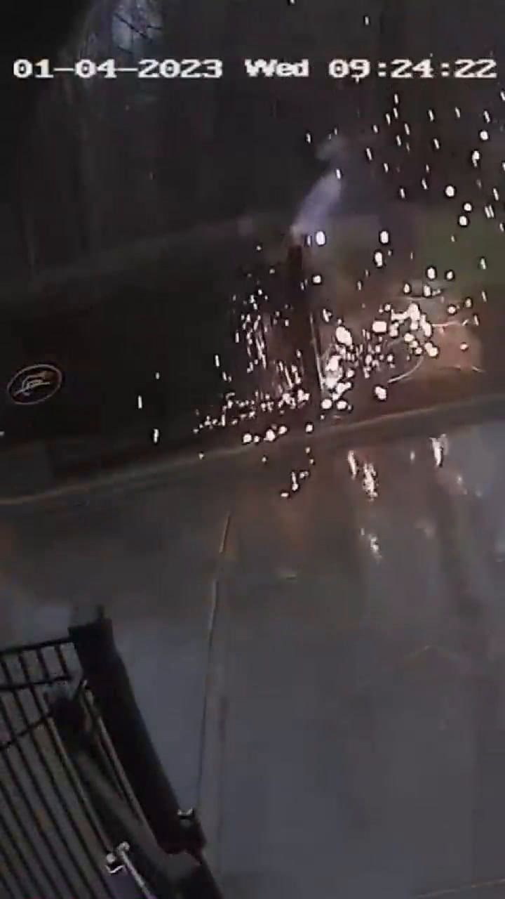 Un rayo impactó un camión en Carolina del Norte y así ocurrió (parte II)