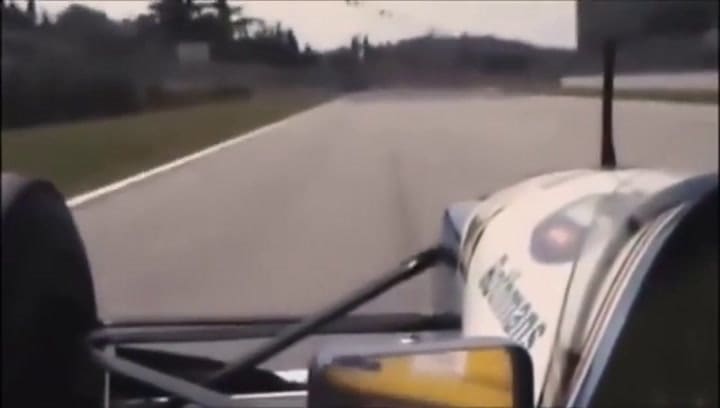El momento del fatídico accidente de Ayrton Senna (1994) - Fuente: Youtube