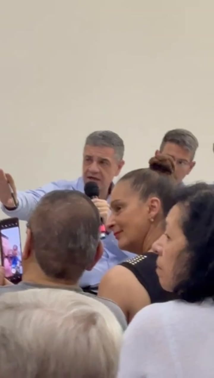 El tenso momento entre Jorge Macri y los vecinos de Liniers
