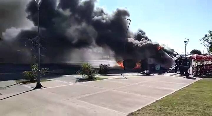 Así batallaron las llamas los Bomberos de la Ciudad en Costanera Norte