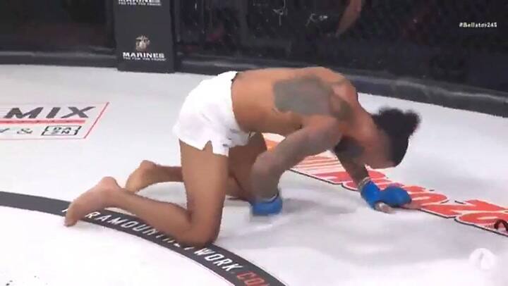 Peter Stanonik llora después de recibir la segunda patada a la ingle