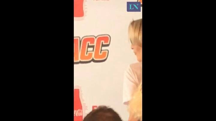 Gillian Anderson en conferencia de prensa