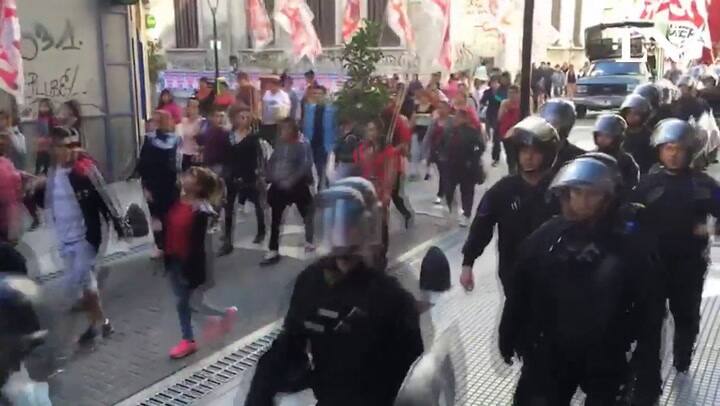 Así marchaban agrupaciones por Microcentro