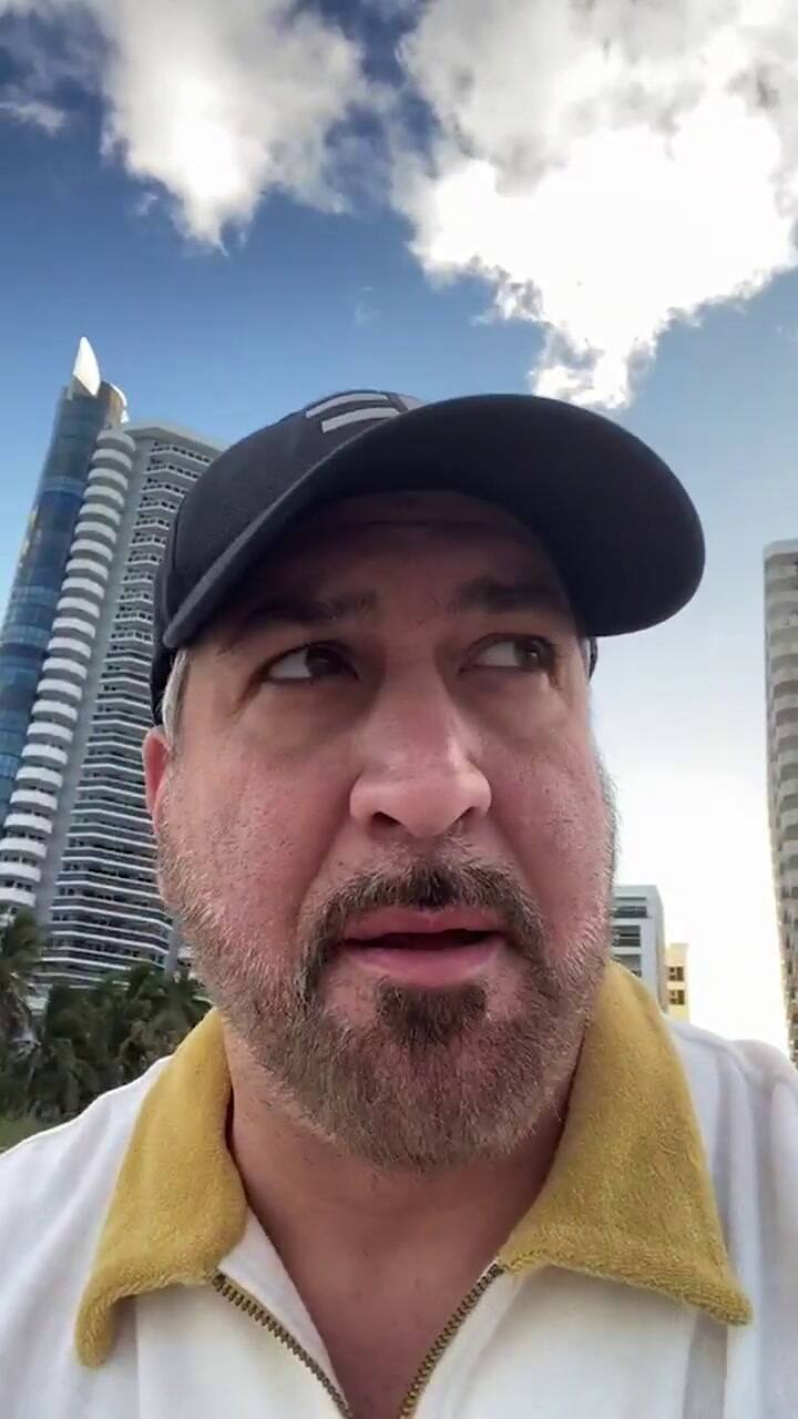 Joey Fatone disfruta de su estancia en Miami
