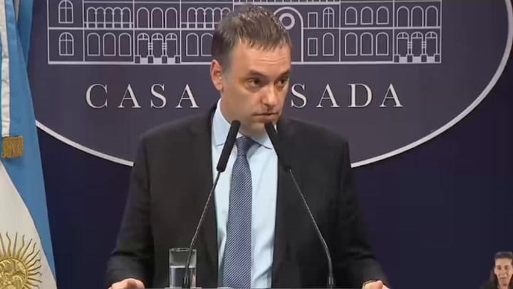 El Gobierno cuestionó el gasto que hace Axel Kicillof en programas sociales