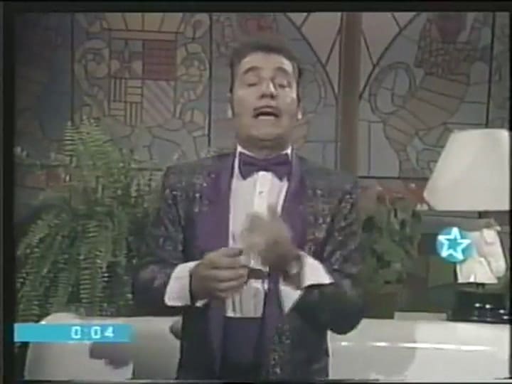 Hugo Arana: Matrimonios y algo más - Sketch - Fuente: YouTube