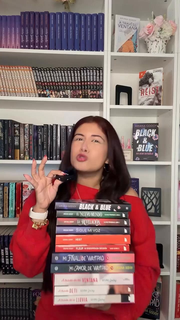 La autora comenzó a escribir en Venezuela sin acceso a internet y publicaba sus historias en Wattpad desde 2009