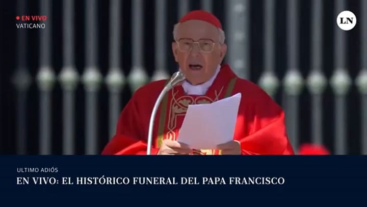 La Homilía del cardenal Re: "Francisco fue un papa cercano a la gente"