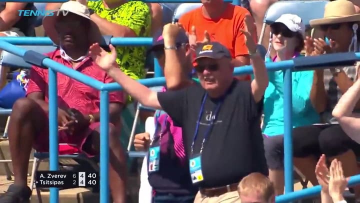 El espectacular punto que ganó Tsisipas - Fuente: Twitter