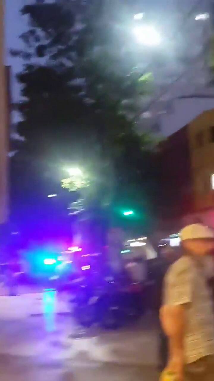 Incendio en almagro, frente al hospital Italiano - Fuente: C5N