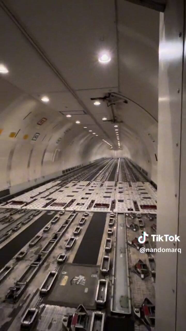 Piloto mostró el interior de un avión como pocos lo conocen