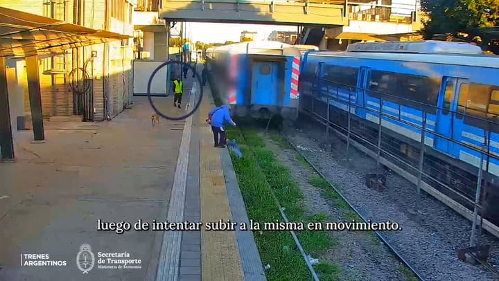 Mujer tren caida