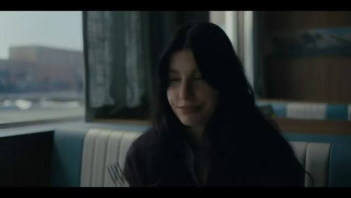 Algo terrible está por suceder, tráiler oficial