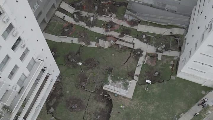 Derrumbe en un complejo de viviendas en Parque Patricios