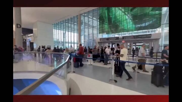 Así se veían las largas filas en el Aeropuerto de Texas