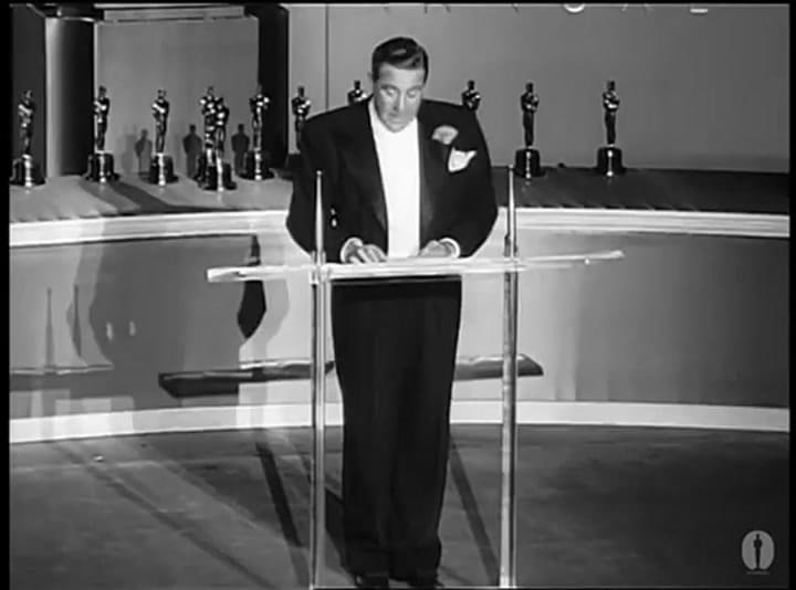 Olivia de Havilland gana el Oscar a mejor actriz en 1950