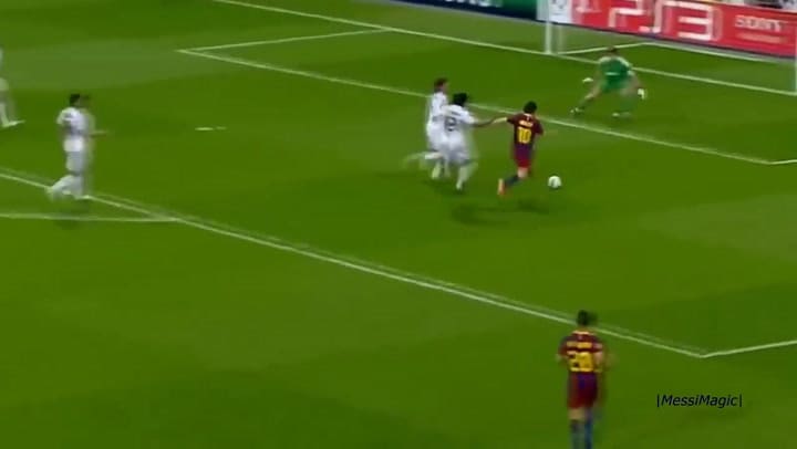 Busquets, como Héctor Enrique - Fuente: YouTube