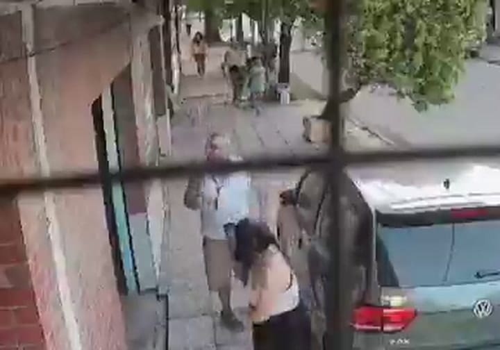 La Matanza: un hombre golpeó a sus familiares con un palo, tuvo un infarto y murió