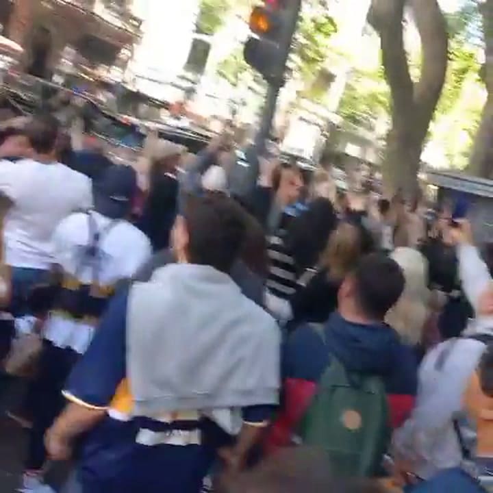 Abucheos a Javier y Karina Milei en microcentro