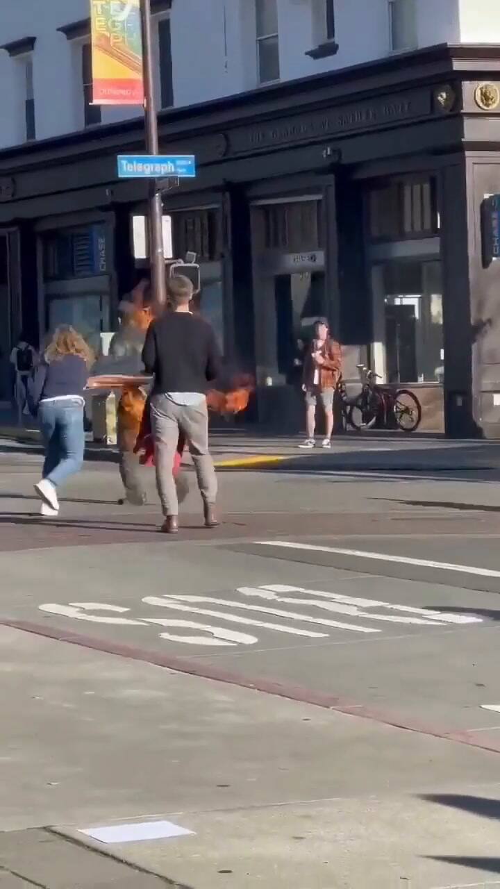 Un joven se predió fuego en las instalaciones de la Universidad de California en Berkeley