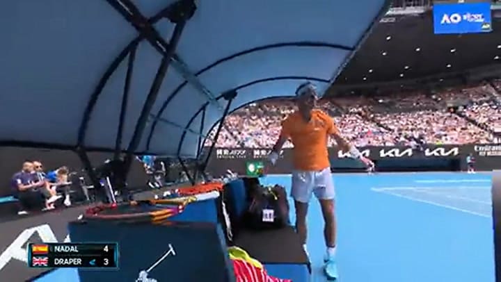Nadal y un 'error no forzado': ¡le robaron la raqueta en pleno partido!