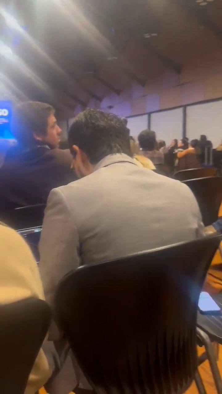"Que se vaya", gritaban varios espectadores