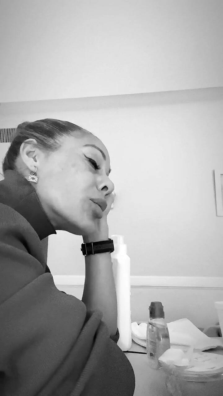 La Mona Jiménez se emocionó al recordar un momento de su infancia