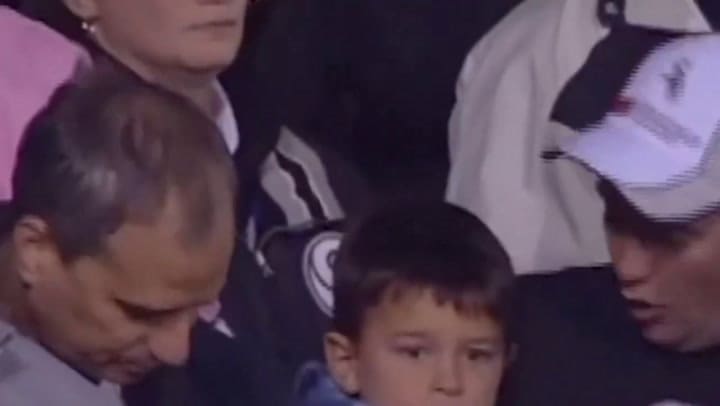 La imagen inédita del papa León XIV en un juego de Grandes Ligas en Chicago: fanático del beisbol