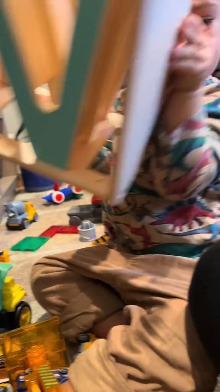 Niño Estadounidense Habla Con Acento Argentino