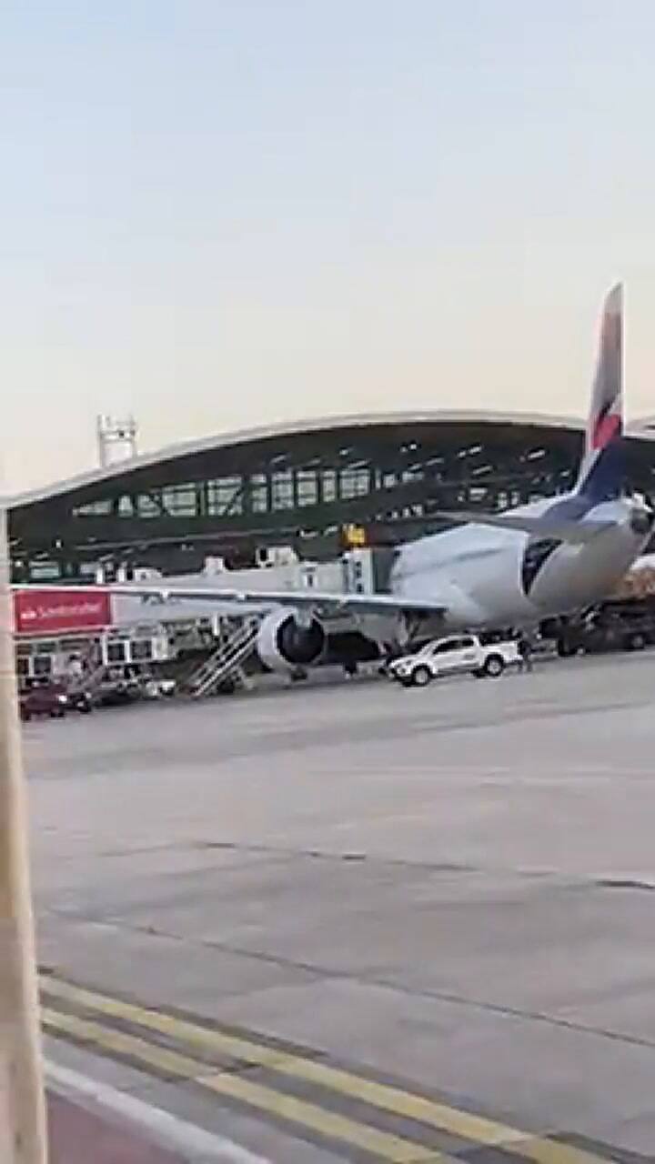 Tiroteo en el aeropuerto de Santiago de Chile: dos muertos en un asalto a un camión de caudales