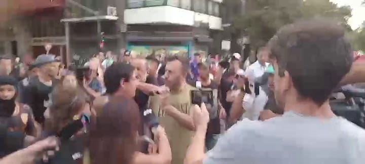 Expulsan de la marcha a un supuesto infiltrado