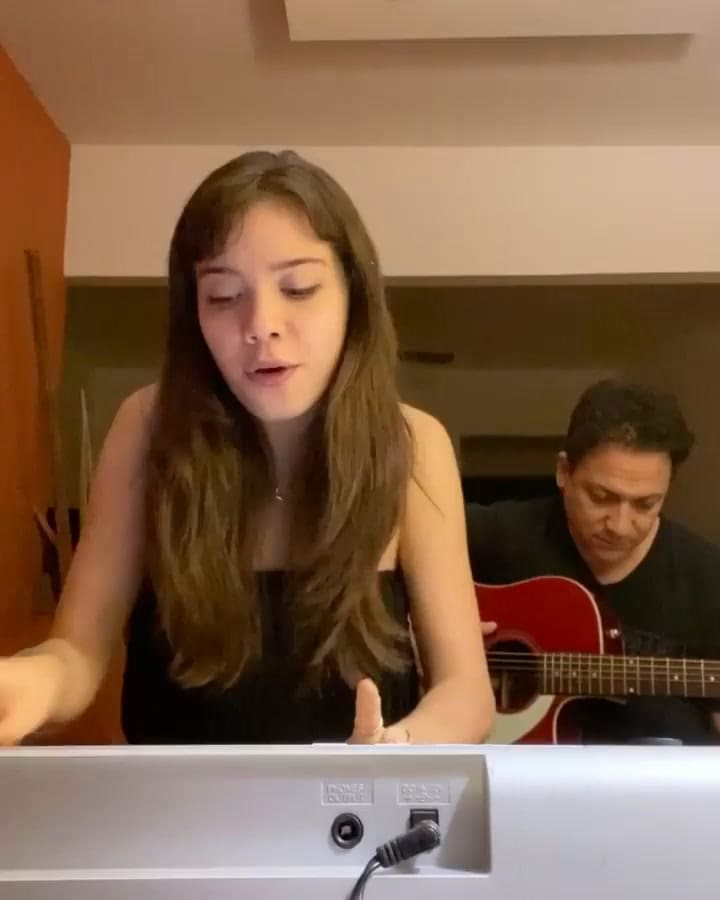 Malena Narvay junto a su padre