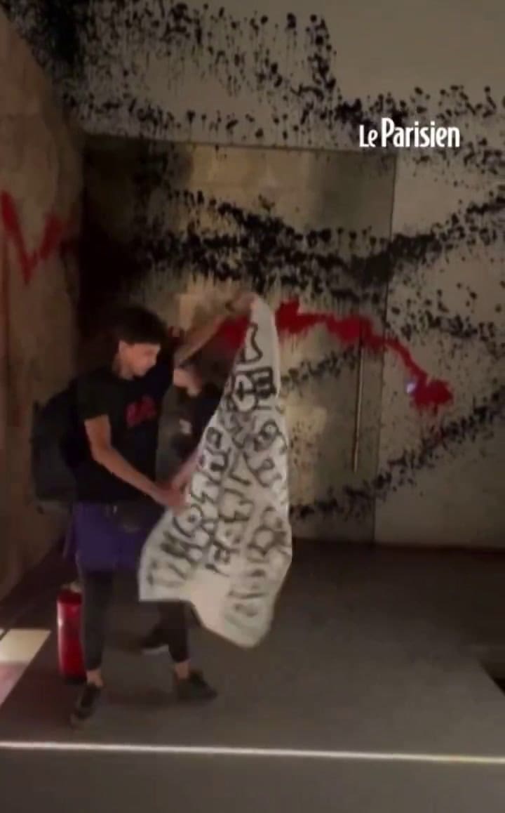 Así vandalizaron la casa que tiene Messi en Ibiza