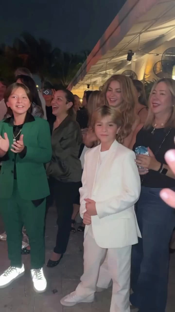 La emoción de Shakira al ver cantar a sus hijos Milan y Sasha