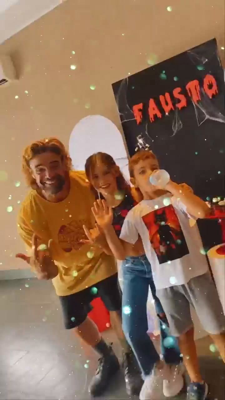 El Tucu López y Flor Vigna fueron a la fiesta del hijo de Sabrina Rojas y Luciano Castro